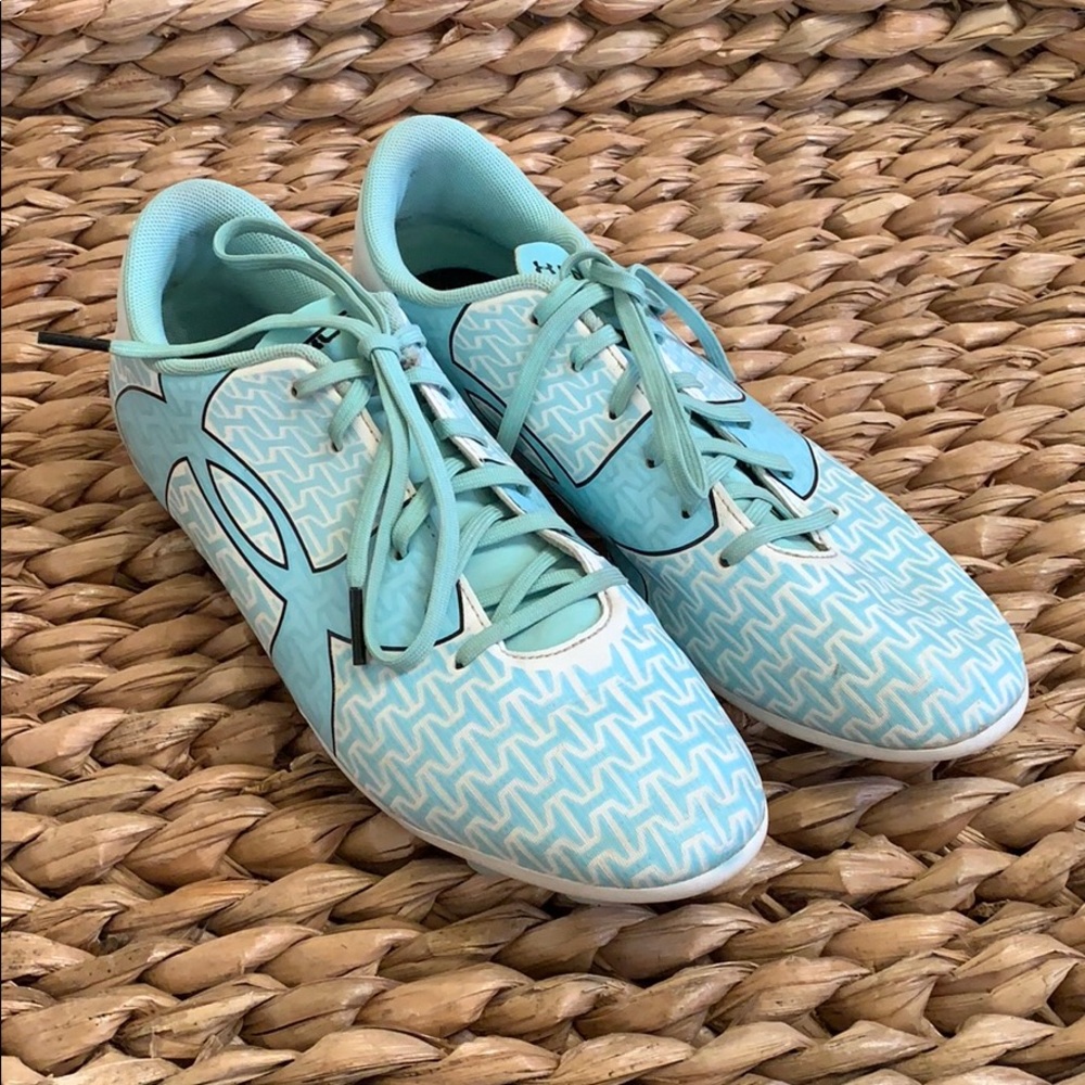 Under armor cleats size 6 women’s
